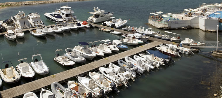 Il porto con gli ormeggi di Marina Cala delle Sirene